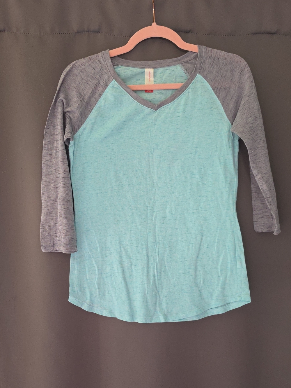 No Boundaries Teal and Heather Gray V-Neck Raglan Long Sleeve Tee